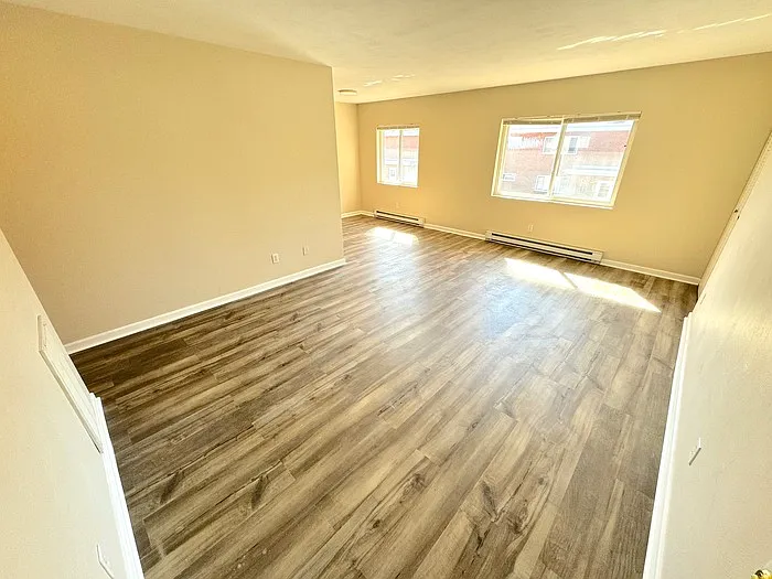 2 bed, 1.0 bath, 750 sqft, $1,195 — Photo 2