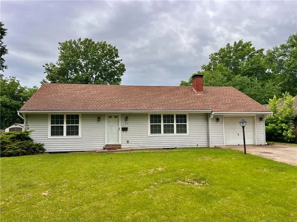310 SW Lakeview Blvd, Lees Summit, MO 64063