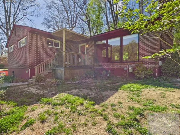 1244 Castlewood Ln, Bluefield, WV 24701