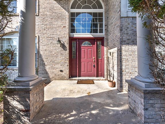 3rd image of 2261 Indian Creek Cir