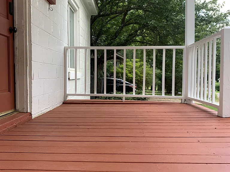 1203 W Crowell St — Photo 2