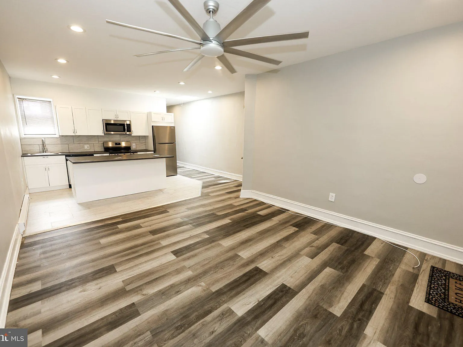 2 bed, 1.0 bath, 2146 sqft, $1,350 — Photo 4