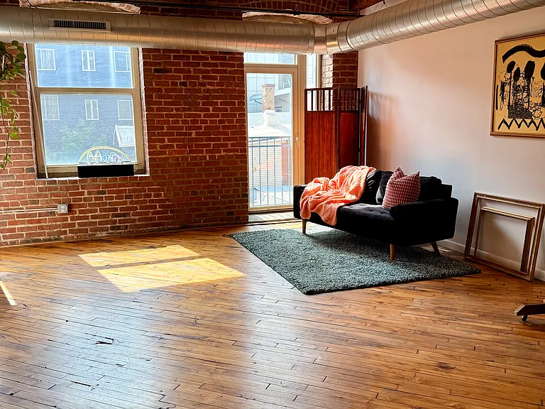 1220 Buttonwood St #202 — Photo 4