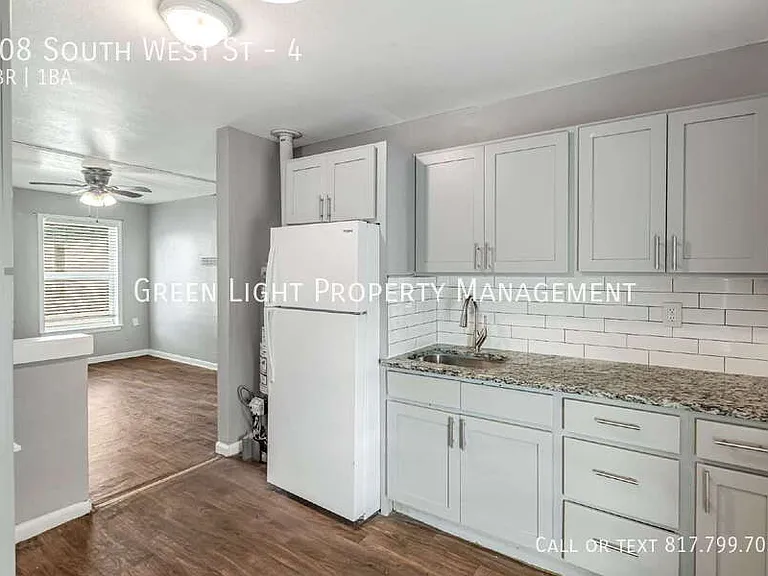 308 S West St #4 — Photo 6