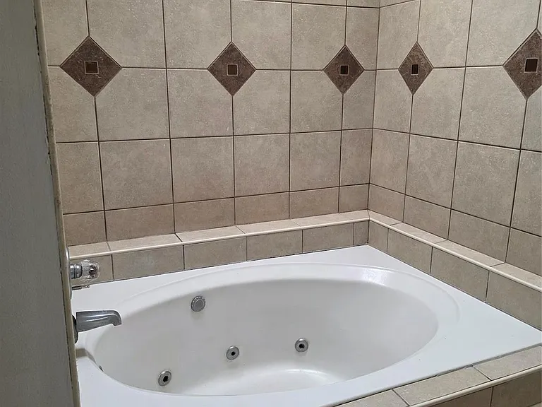 7803 La Rochelle Cir — Photo 5