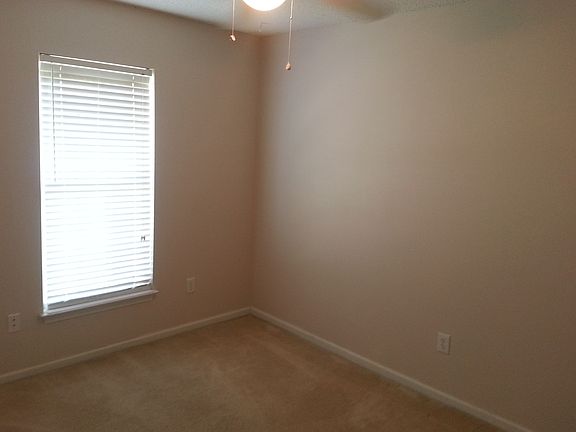 3rd image of 2647 Weigum Ct