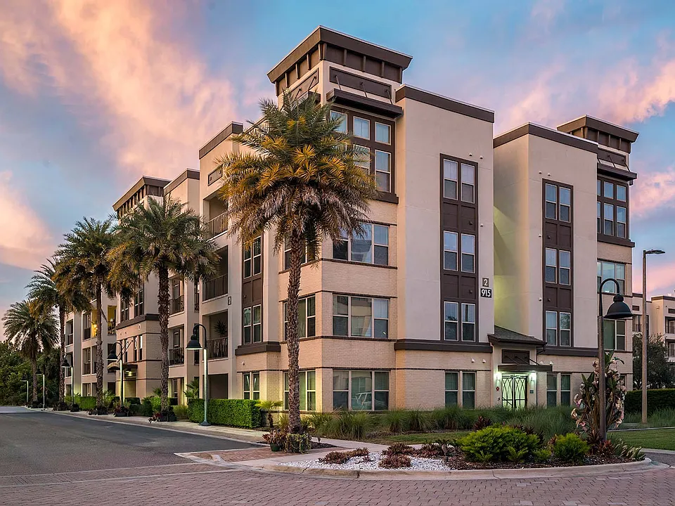 Nine12 Gateway Apartments