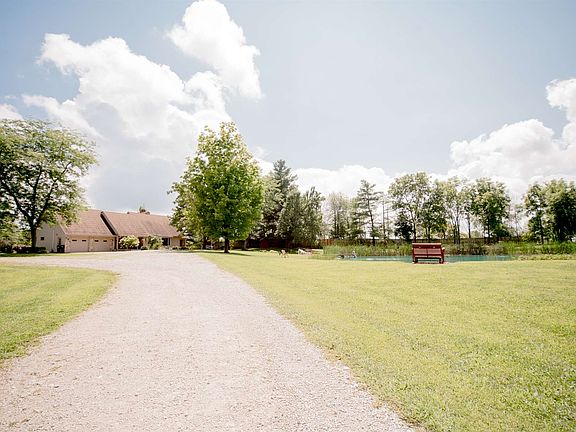 2nd image of 3557 W Lakeshore Dr-57
