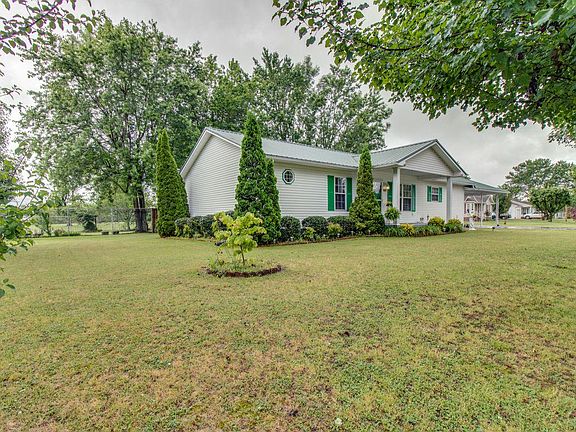 3rd image of 601 Edgefield Dr