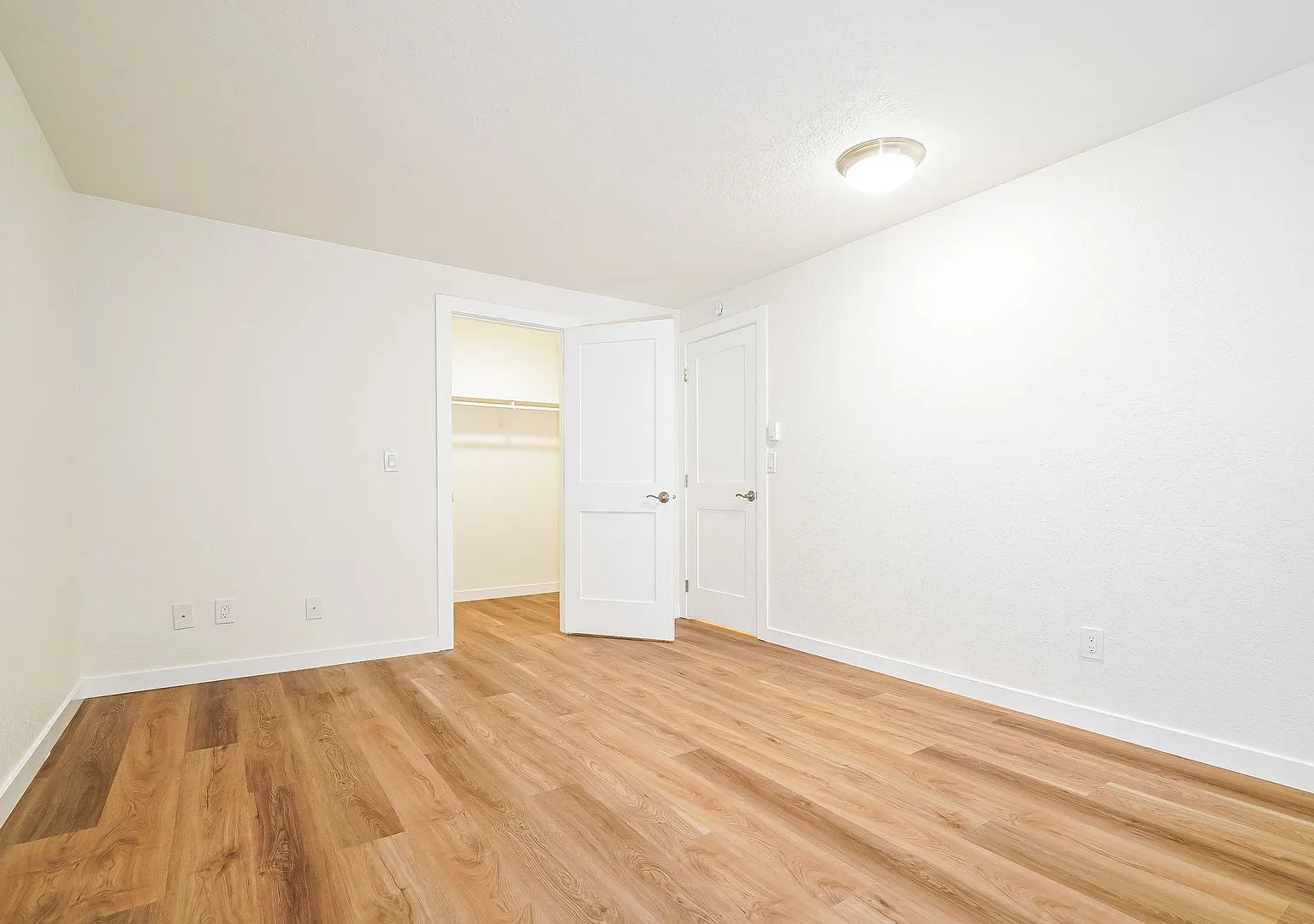 Fairway Apartments — Photo 2