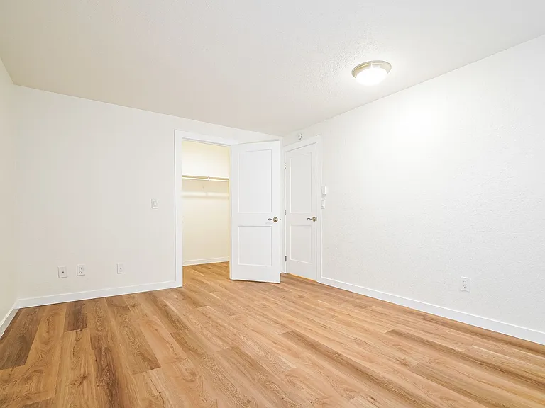Fairway Apartments — Photo 4