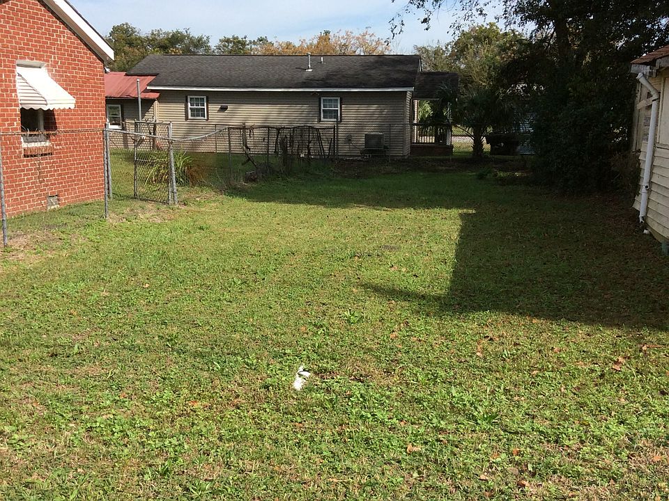 2nd image of 2872 Appleton Ave