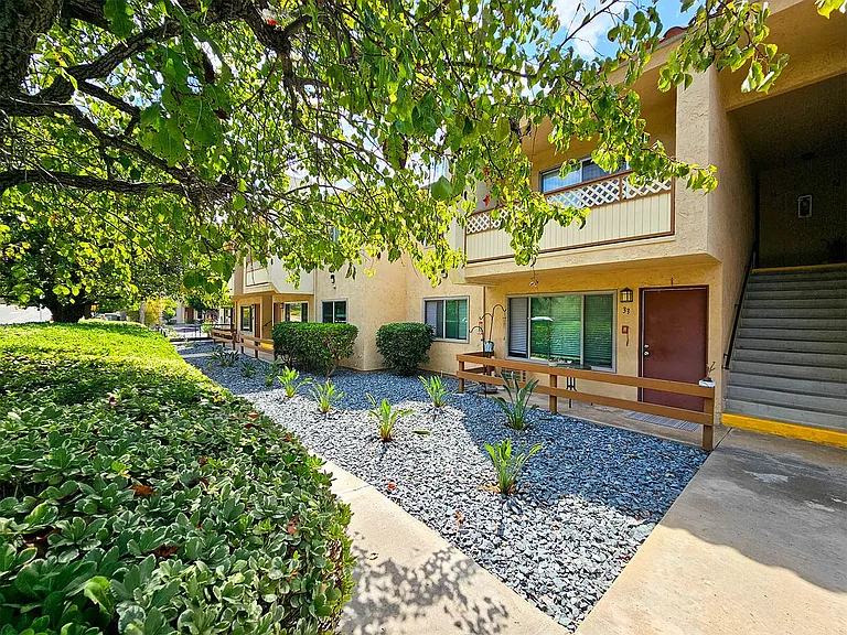 Parklane Apartments — Photo 91