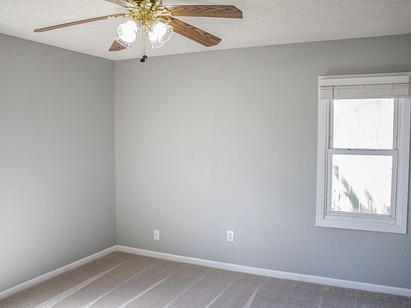 2nd image of 1616 Holt Lane