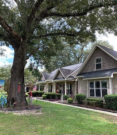 3rd image of 9019 Oakfield Dr