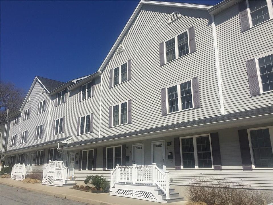 1st image of 7 Green St #7