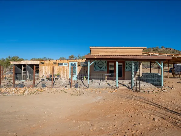 10887 S Duncan Rd, Yucca, AZ 86438