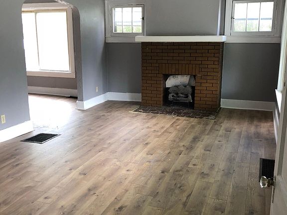 2nd image of 4431 Larkwood Ave #1