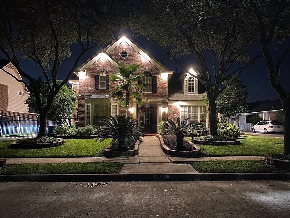 1st image of 1811 Rosewood Ln