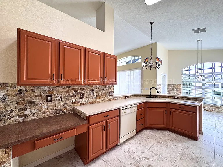 140 Moss Ln — Photo 11