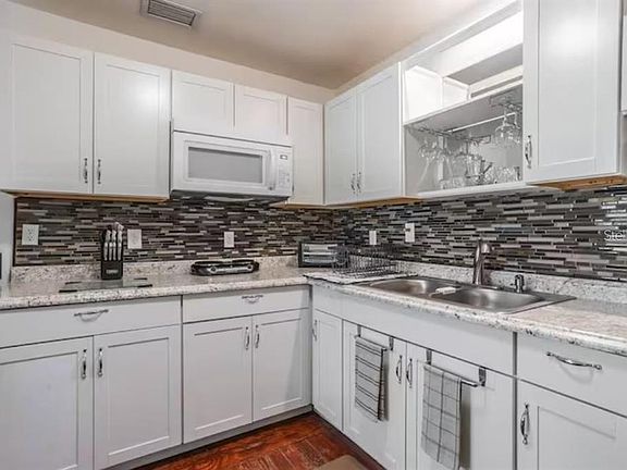4th image of 3120 PEEL AVENUE