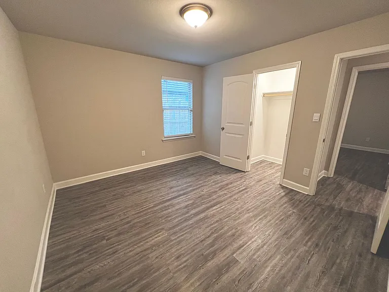 35500 Grovemont Dr — Photo 17