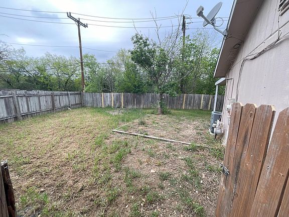 5th image of 6883 Maple Springs St