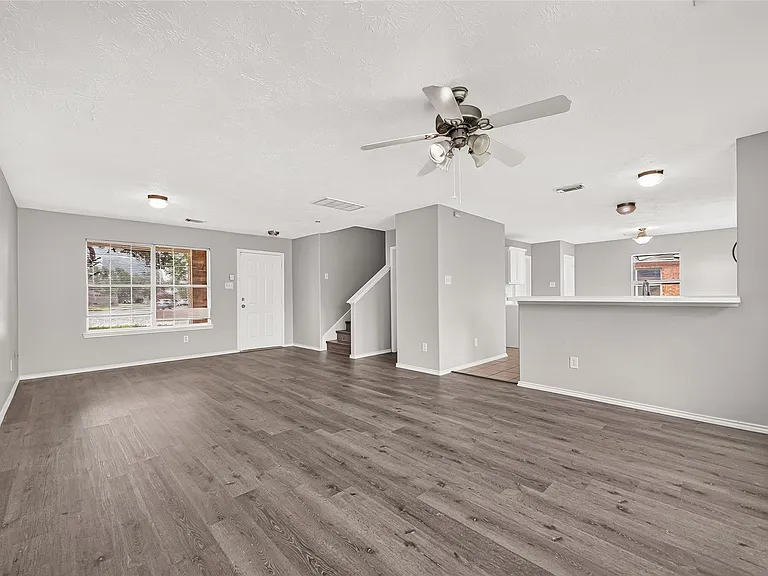 19451 Nasworthy Dr — Photo 11
