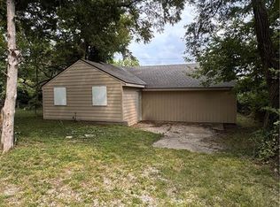 8407 Olive St, Kansas City, MO 64132