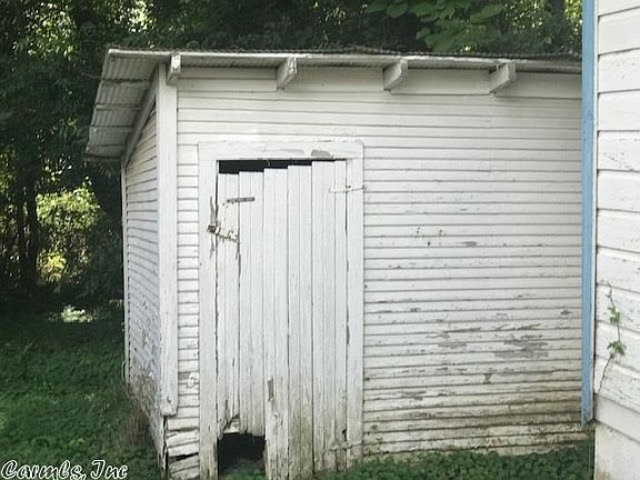 3rd image of 1110 Oak Grove Ave