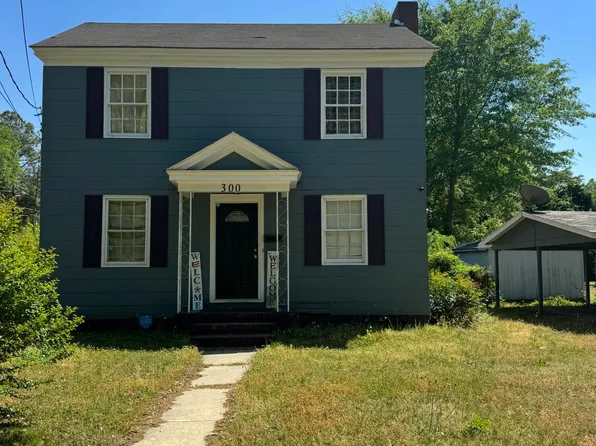 300 Corning Street, Hamlet, NC 28345