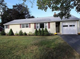 21 Meadow Park Dr, Milford, CT 06461