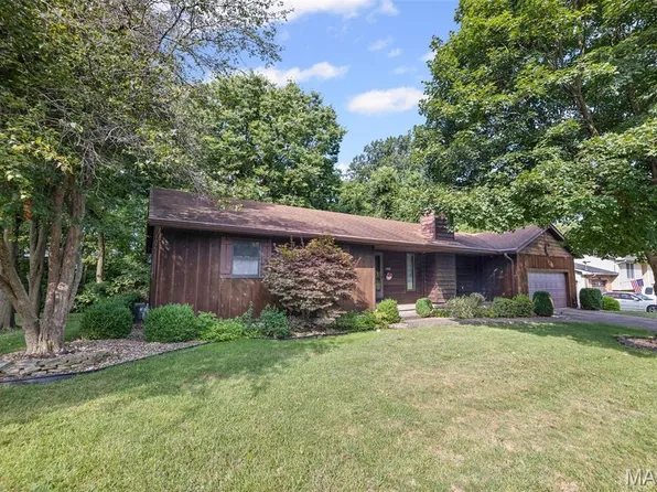 1206 Walnut St, Jerseyville, IL 62052