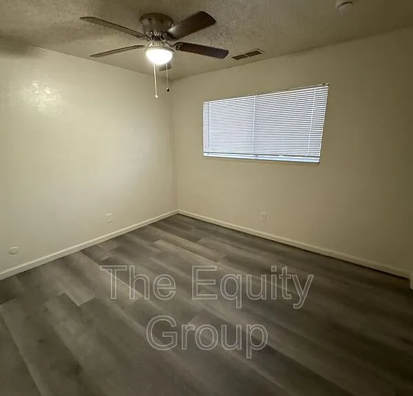 402 N West St — Photo 16