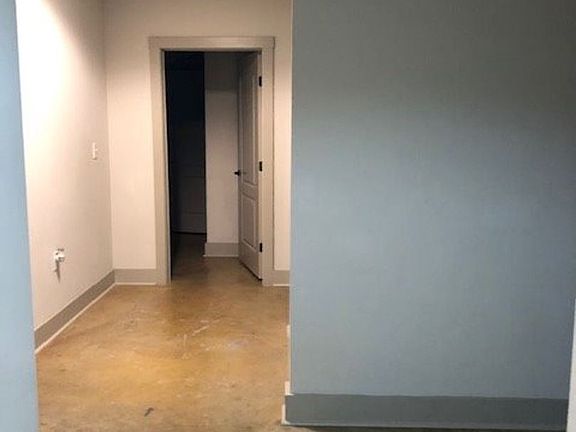 3rd image of 533 Main St APT B4