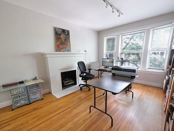 4th image of 1057 W Berwyn Ave #2