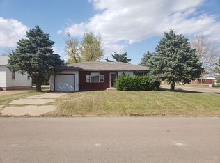 723 E Elm St, Fairview, OK 73737