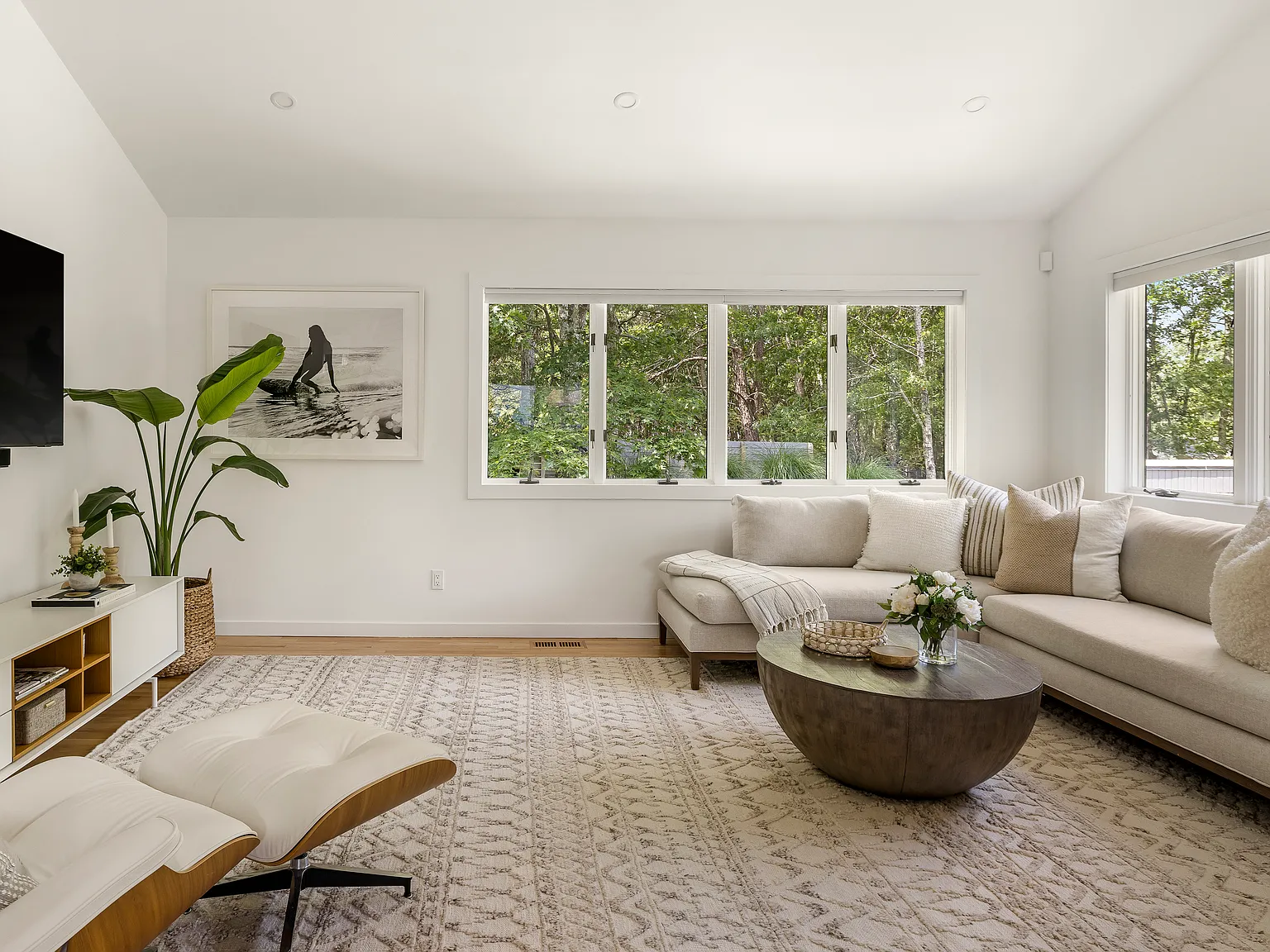 Modern Retreat — Photo 3