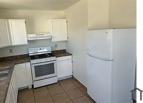 3715 N Stone Ave #1 — Photo 8