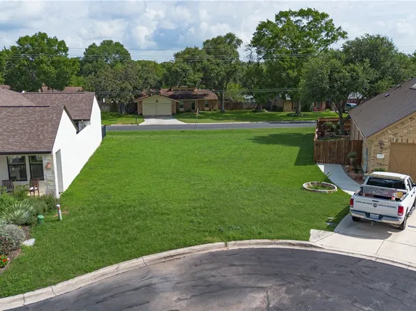 1732 Nordberg, Seguin, TX 78155
