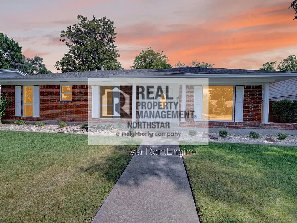 902 Arrowhead Dr