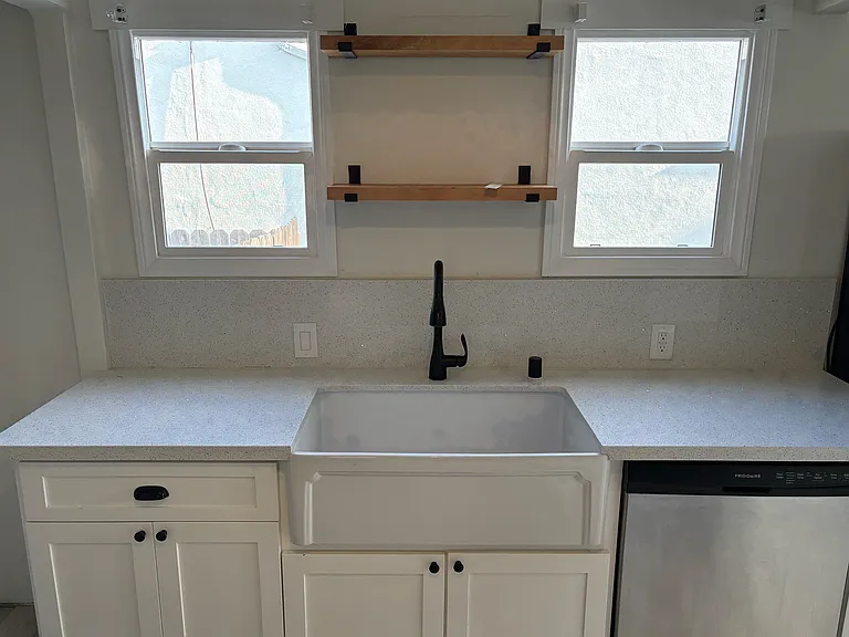 3022 Farmdale Ave — Photo 10