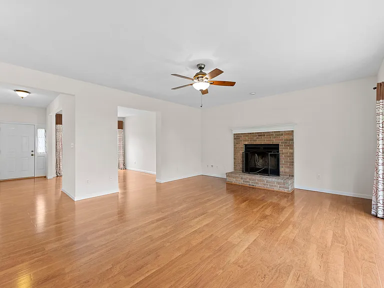 34 Bonhomme Richard Ct — Photo 12