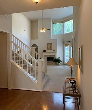 3rd image of 6 Parkway Pl