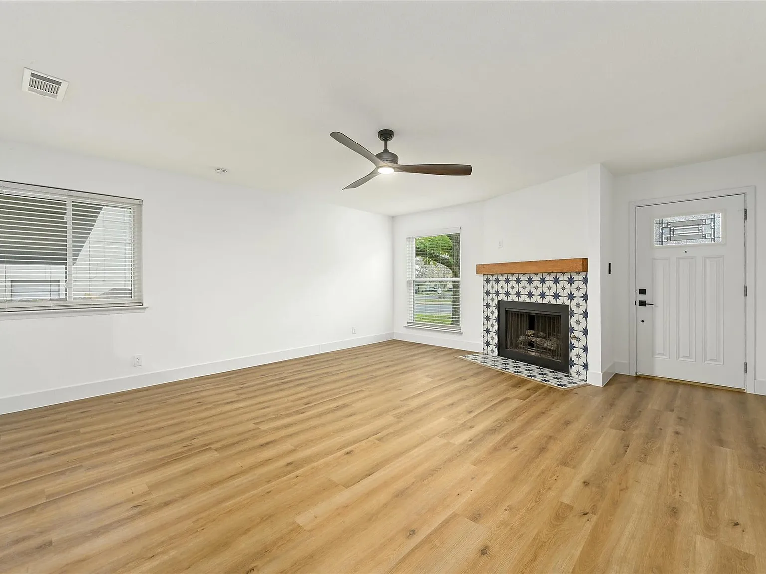 3 bed, 2.0 bath, 1510 sqft, $2,800 — Photo 3