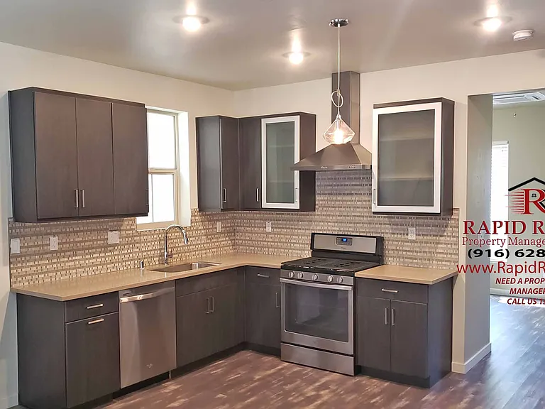 400 Tailoff Ln #1 — Photo 1