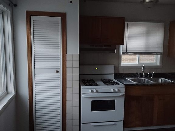 5th image of 612 Westmoreland Dr APT A