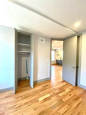 Rented by Nooklyn NYC LLC | media 7
