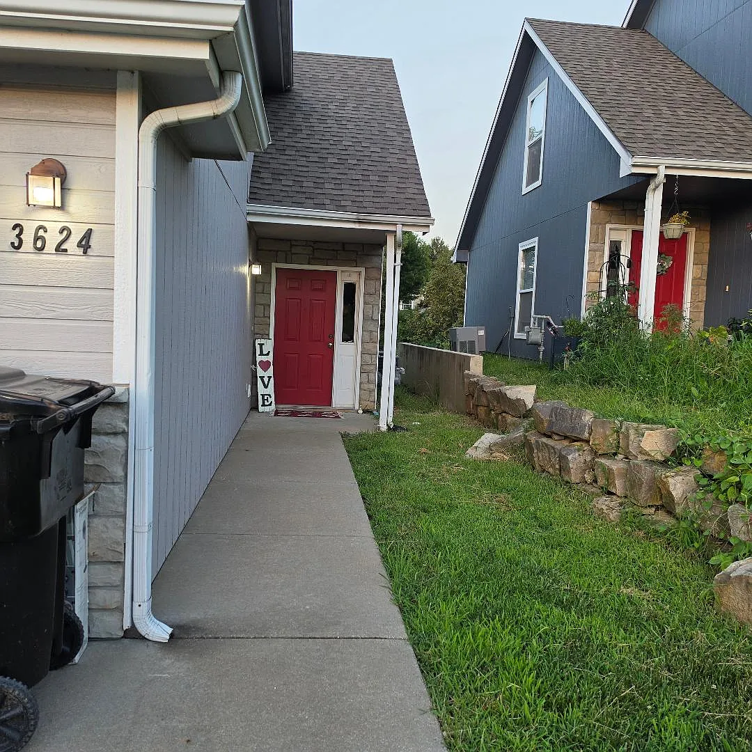 3 bed, 2.5 bath, 1871 sqft, $1,830 — Photo 1