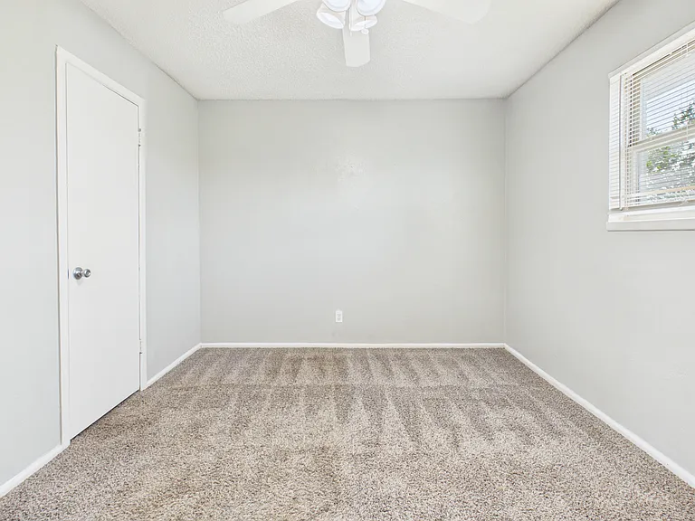 Tanglewood Apartments — Photo 44
